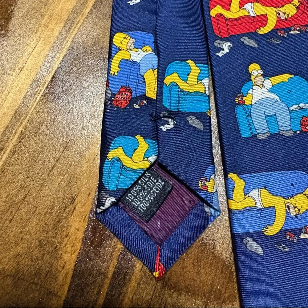 Vintage mad dogs Simpson’s Homer Simpson couch print  tie blue silk